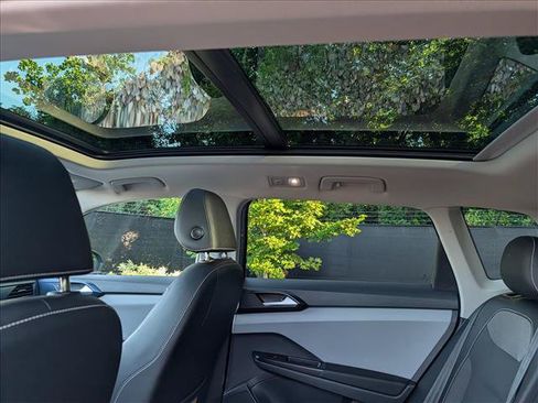 Certified 2023 Volkswagen Taos SE w/ Panoramic Sunroof Package FWD image 24