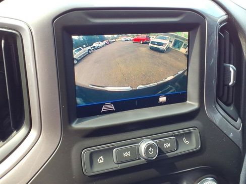Used 2021 GMC Sierra 1500 4x4 Crew Cab w/ Sierra Value Package image 26
