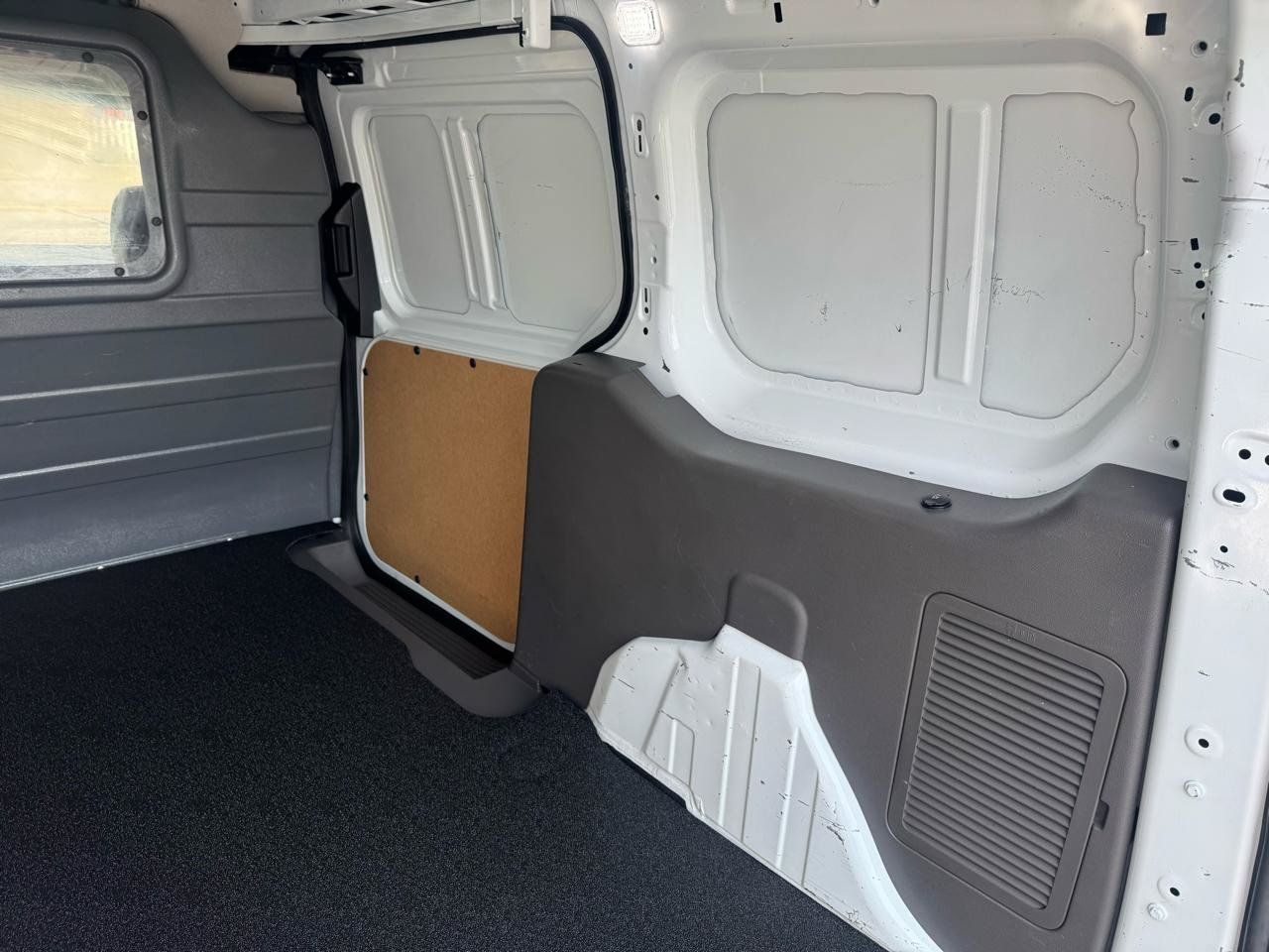 Used 2022 Ford Transit Connect XL FWD image 14