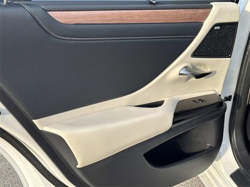 New 2025 Lexus ES 350 Ultra Luxury image 12