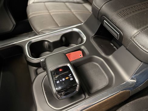 Used 2024 Chevrolet Silverado 1500 High Country w/ High Country Premium Package image 16