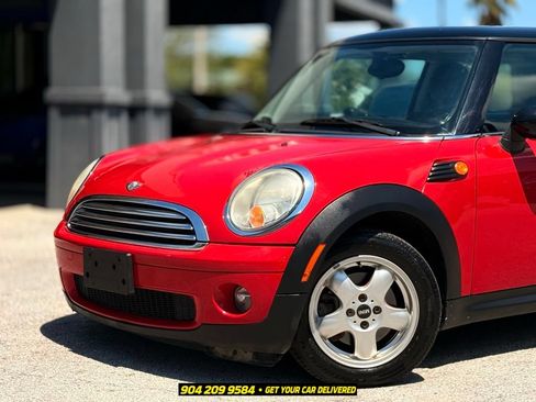 Used 2010 MINI Cooper Hardtop FWD image 2