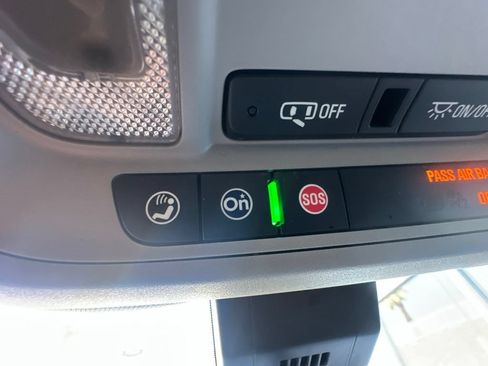 Used 2021 Chevrolet Equinox LT FWD image 30