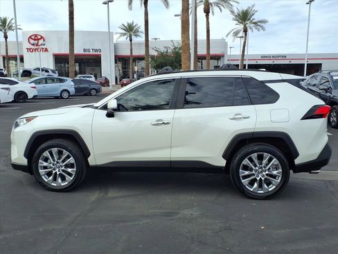 Used 2019 Toyota RAV4 Limited image 7