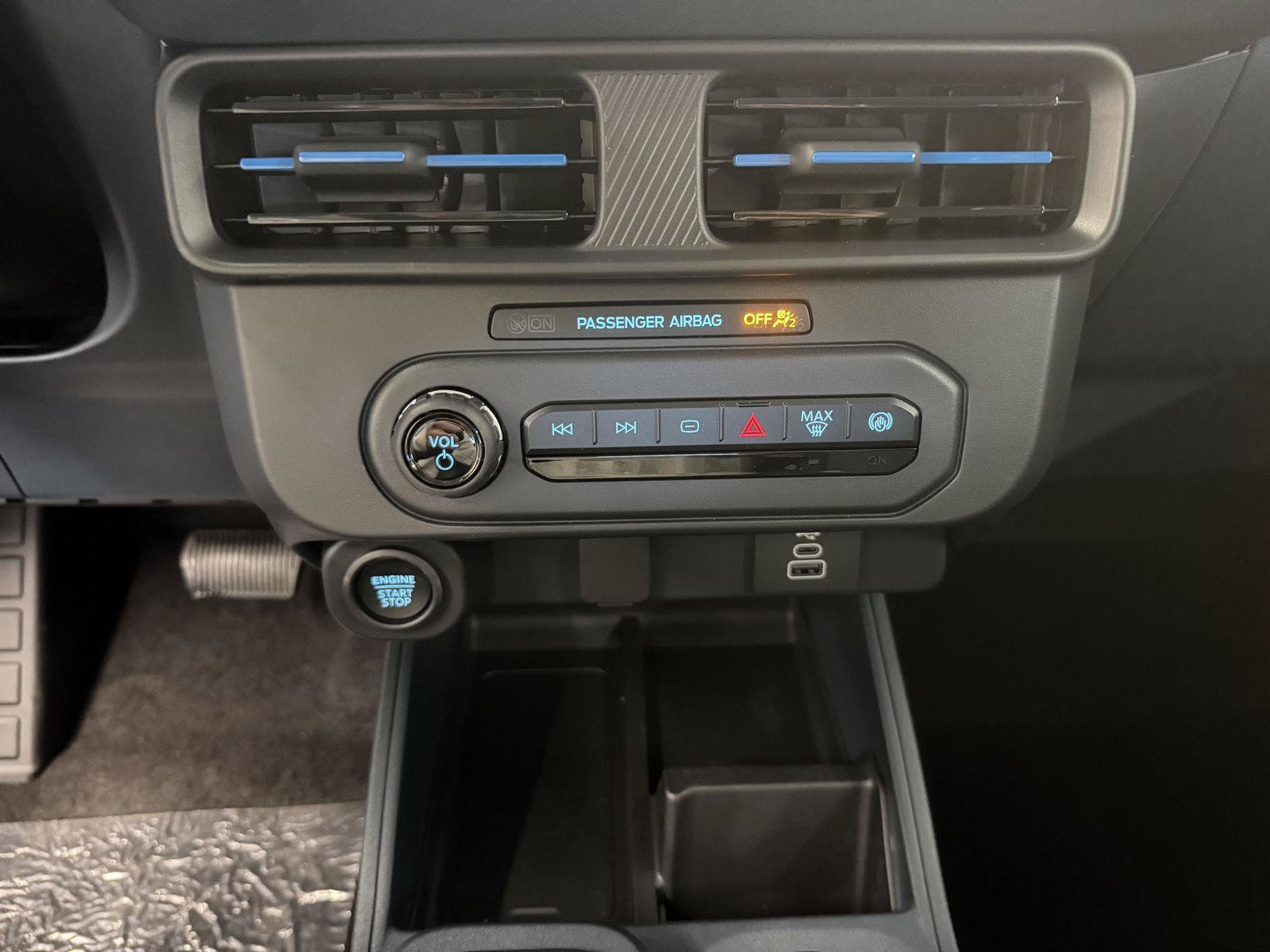 New 2026 Ford Maverick Lobo AWD/4WD image 17