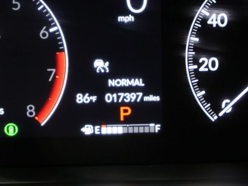 Used 2025 Honda Pilot Touring image 40