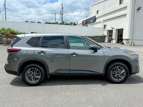 Used 2024 Nissan Rogue S AWD/4WD image 8