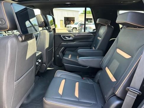 Certified 2023 GMC Yukon AT4 w/ AT4 Premium Package AWD/4WD image 17