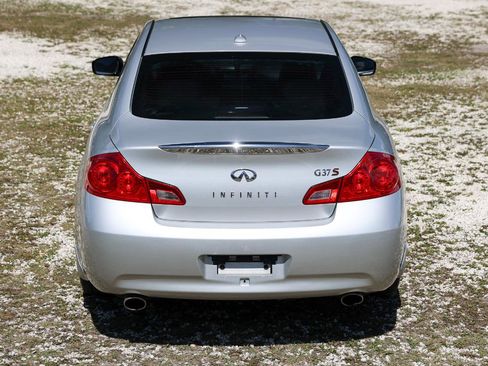 Used 2009 INFINITI G37 Journey w/ Premium Pkg image 7