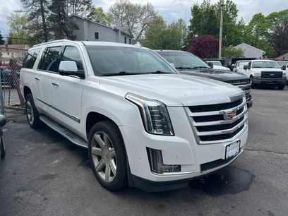 Used 2019 Cadillac Escalade ESV Luxury