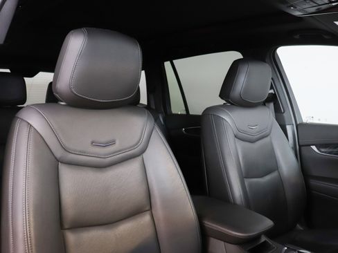 Used 2023 Cadillac XT6 Premium Luxury w/ LPO, Floor Liner Package AWD/4WD image 17