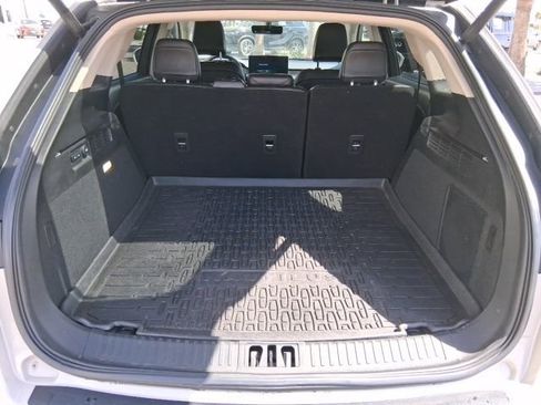 Used 2023 Lincoln Nautilus Standard w/ Premium Package image 6