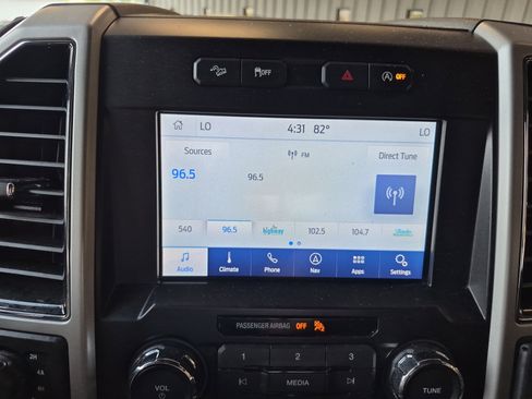 Used 2019 Ford F150 Lariat image 38