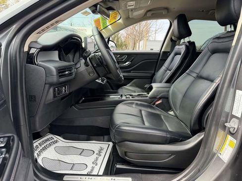 Certified 2023 Lincoln Corsair AWD w/ Equipment Group 101A image 9
