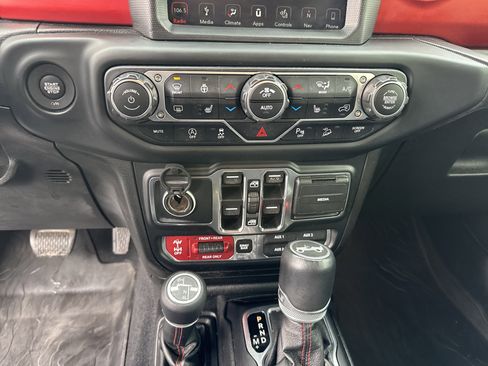 Used 2019 Jeep Wrangler Unlimited Rubicon image 36