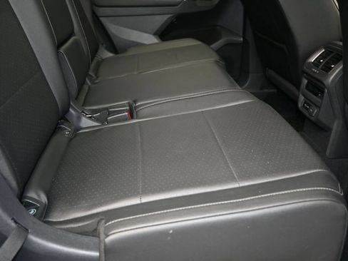 Used 2018 Volkswagen Tiguan SE FWD image 22
