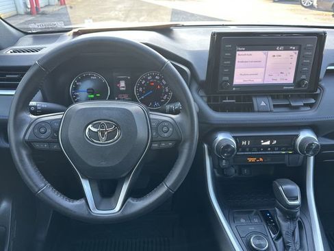 Certified 2022 Toyota RAV4 SE image 7