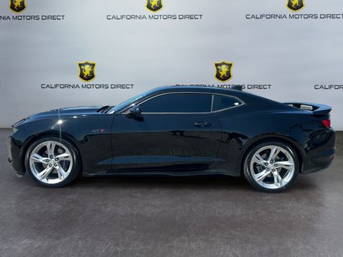 Used 2023 Chevrolet Camaro LT RWD image 2