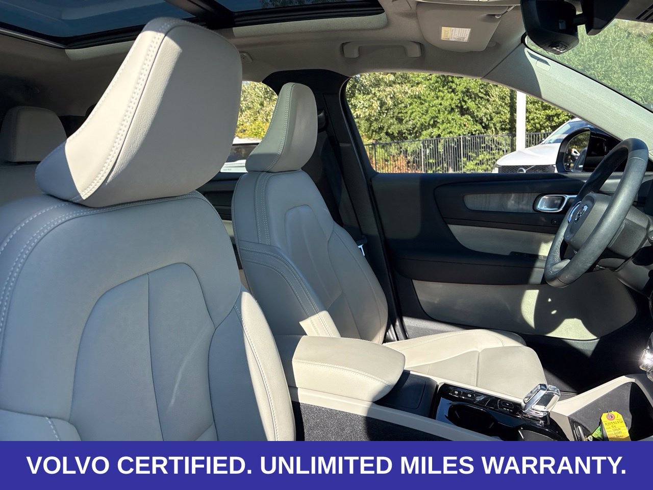 Certified 2024 Volvo XC40 B5 Plus w/ Protection Package Premier AWD/4WD image 16