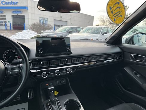 Used 2022 Honda Civic Sport image 11