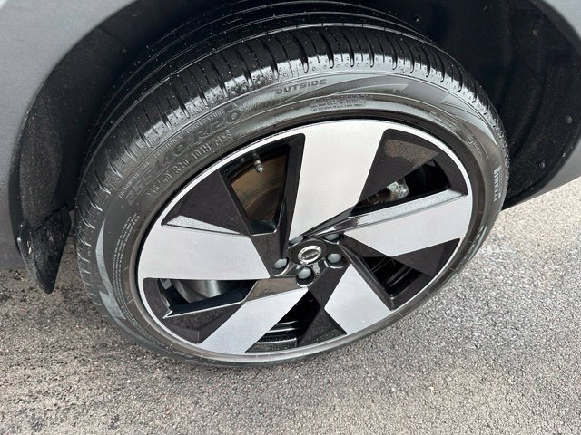Used 2023 Volvo C40 P8 Recharge Ultimate AWD/4WD image 7