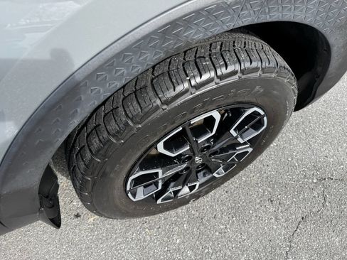 Used 2022 Hyundai Santa Cruz SEL Premium image 17