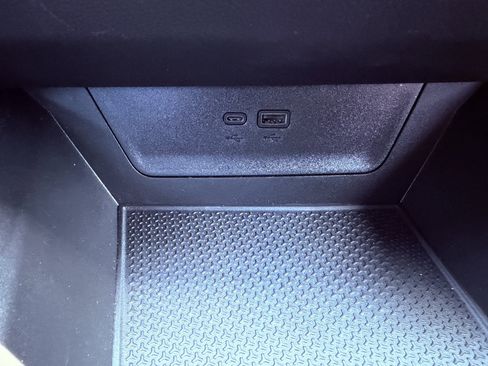 Used 2026 Chevrolet Equinox LT image 30