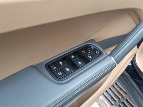 Used 2023 Porsche Cayenne Platinum Edition AWD/4WD image 16