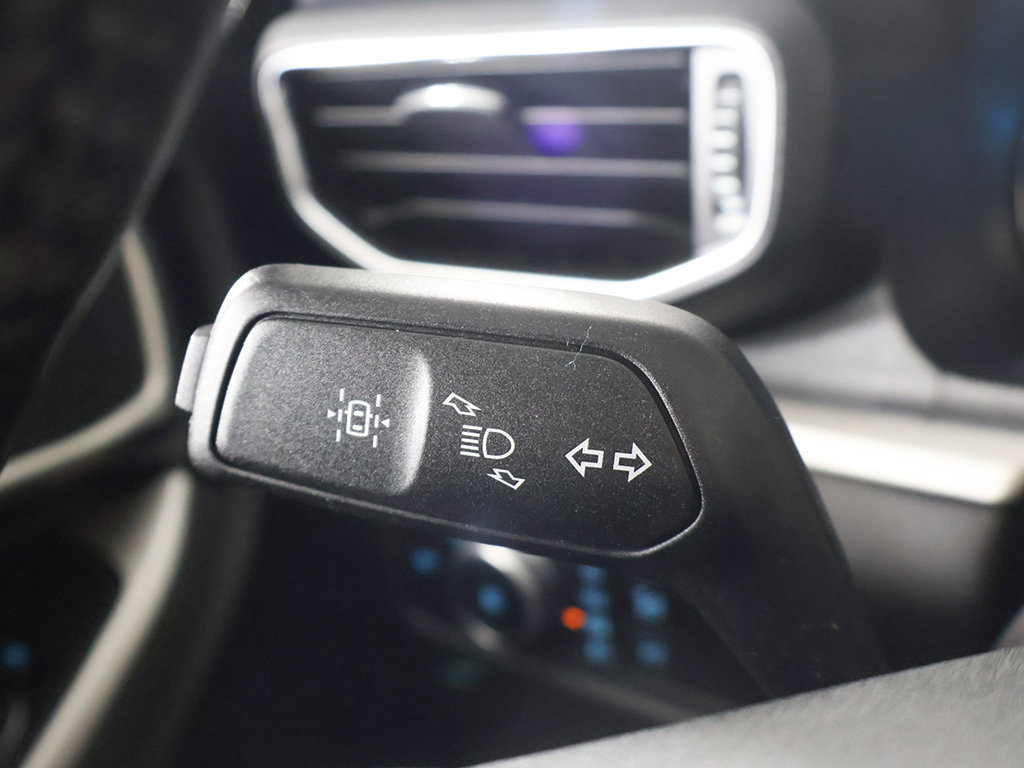 Used 2022 Ford Explorer XLT AWD/4WD image 40