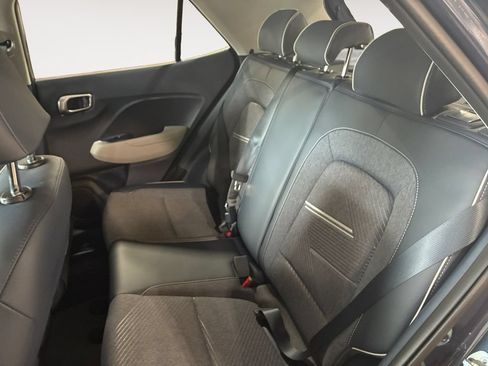 Used 2026 Hyundai Venue SEL FWD image 13