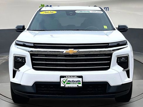Used 2026 Chevrolet Traverse LT AWD/4WD image 2