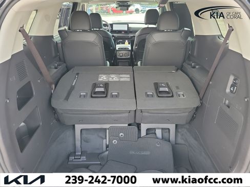 Certified 2025 Kia Carnival SX Prestige FWD image 10
