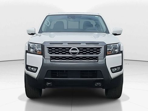 Used 2025 Nissan Frontier SV w/ SV Convenience Package image 11