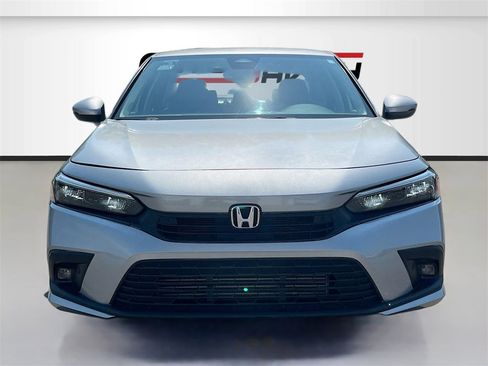 Used 2023 Honda Civic Touring image 2