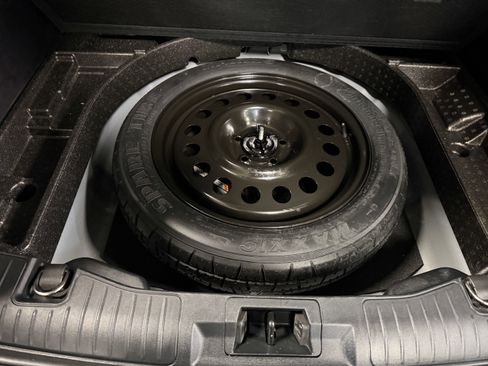 Used 2022 Ford Escape SE w/ SE Sport Appearance Package image 28