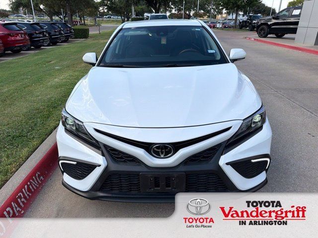 Used 2024 Toyota Camry SE w/ Convenience Package FWD image 1