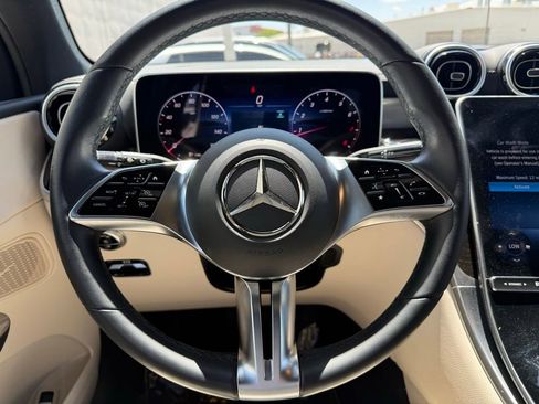 Used 2025 Mercedes-Benz GLC 300 image 12