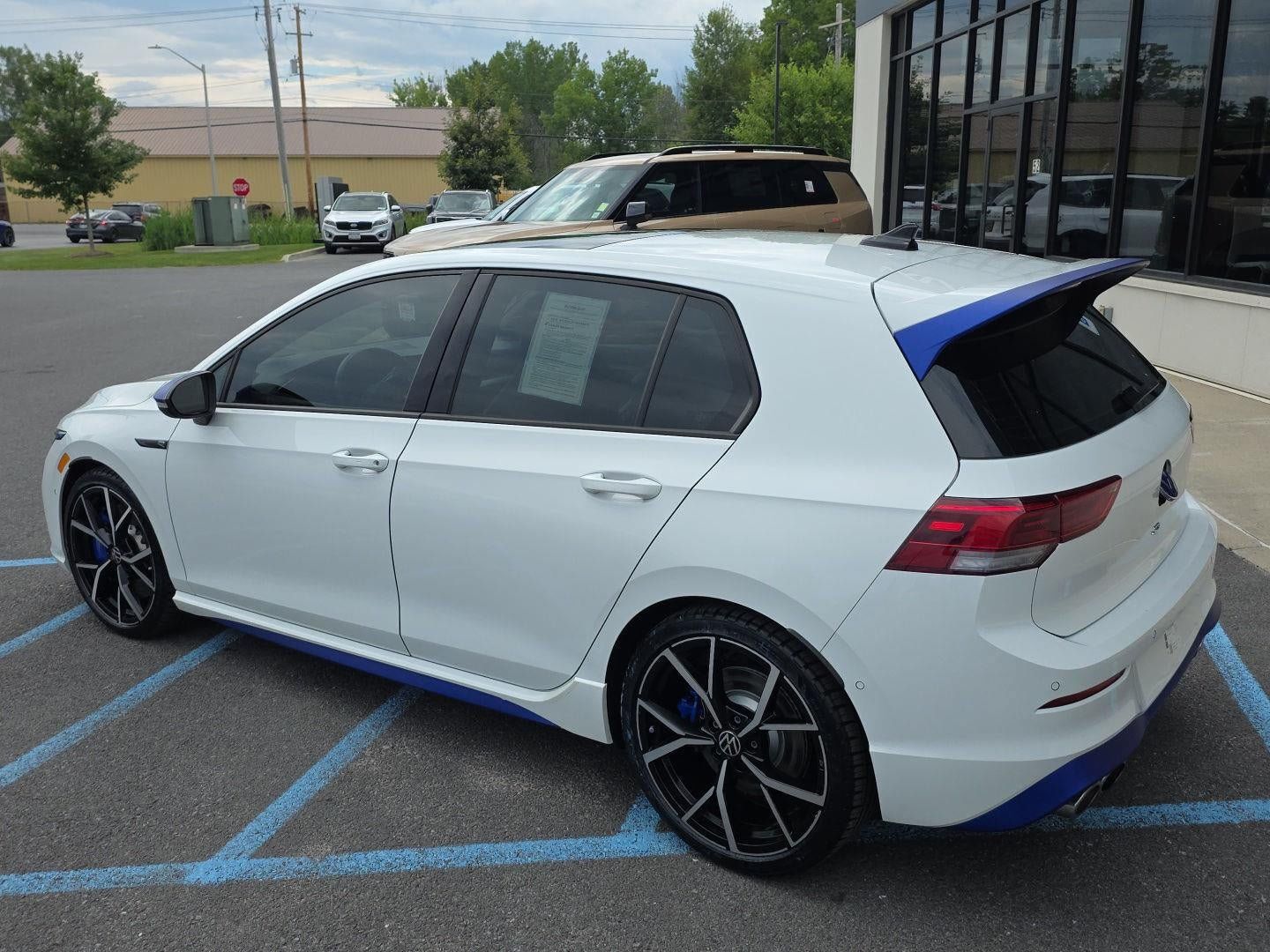 Used 2024 Volkswagen Golf R AWD/4WD image 3