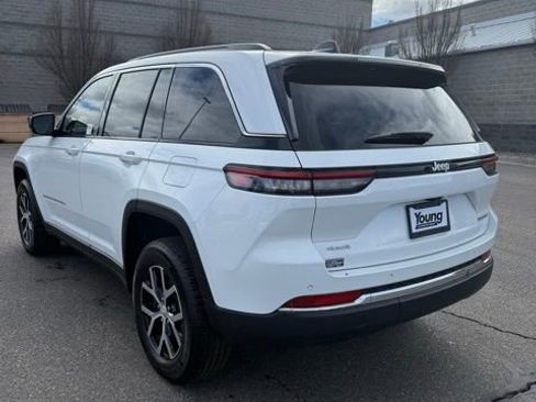 Used 2024 Jeep Grand Cherokee Limited image 8