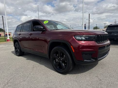 Used 2024 Jeep Grand Cherokee L Altitude image 8