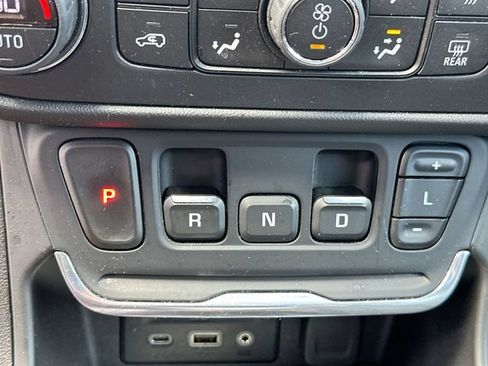 Used 2019 GMC Terrain SLT w/ Preferred Package AWD/4WD image 18