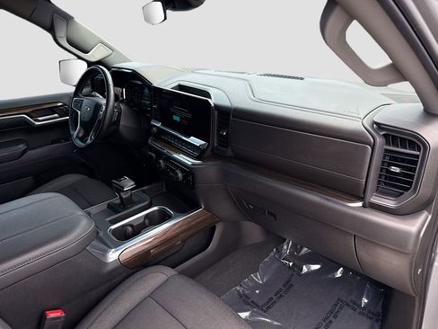 Used 2023 Chevrolet Silverado 1500 RST AWD/4WD image 15