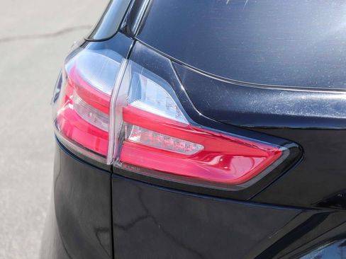 Certified 2023 Ford Edge SE w/ Black Appearance Package AWD/4WD image 7