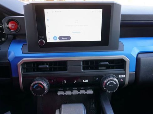 Used 2025 Toyota Tacoma TRD Off-Road image 4