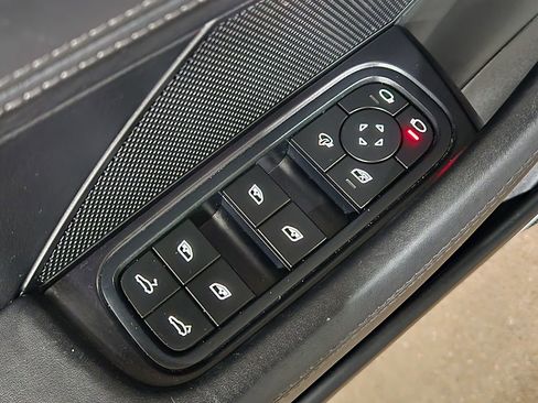 Used 2023 Porsche Panamera image 42