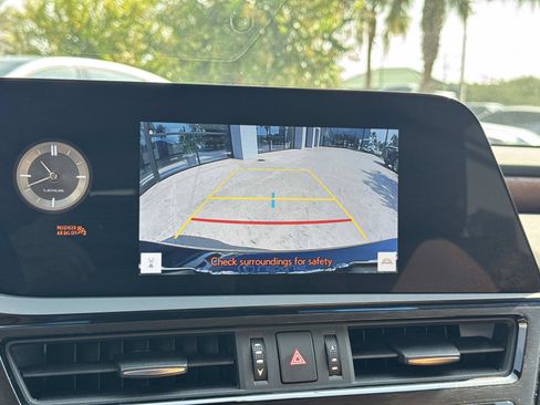 Used 2023 Lexus ES 350 w/ Premium Package FWD image 32