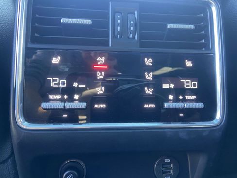 Used 2019 Porsche Cayenne image 15