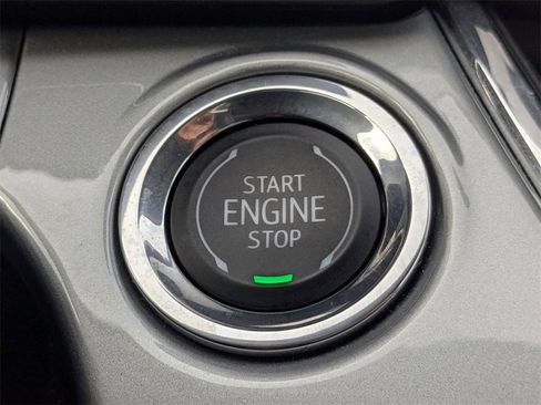 Certified 2025 Chevrolet Trax LT image 31