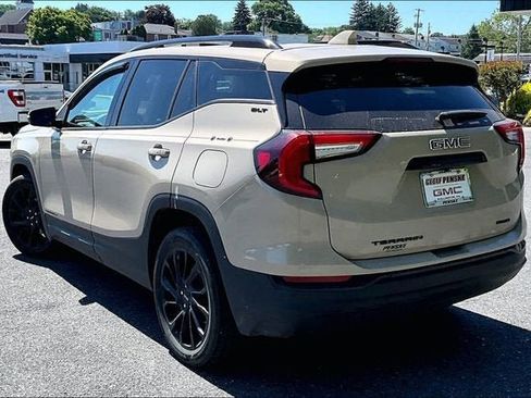 Used 2023 GMC Terrain SLT w/ Infotainment Package II AWD/4WD image 5
