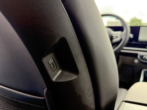 New 2026 Kia Carnival EX image 35